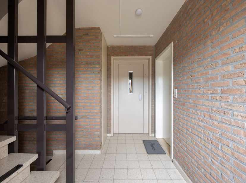 Volledig gerenoveerd appartement met unieke ligging te (Neer)Pelt-Centrum te koop!<br />
Troeven:<br />
* Gelegen in het hart van Neerpelt-Centrum<br
