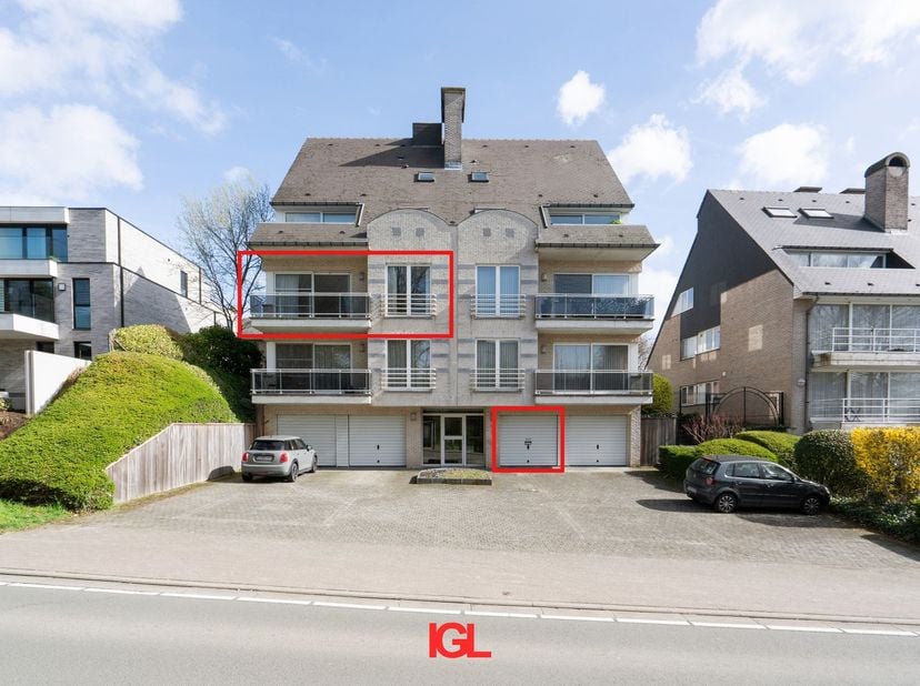Immo Groot Leeuw stelt u dit prachtig appartement voor, ideaal voor wie op zoek is naar een praktisch ingerichte, luxueuze woonst met alle ruimten op