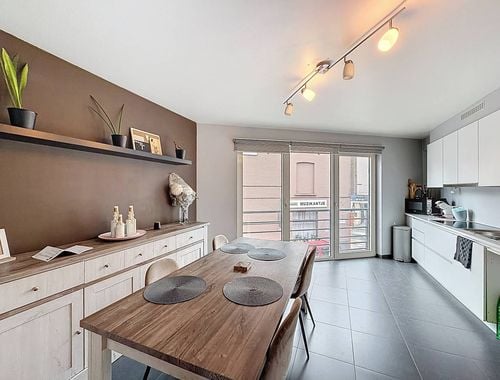                                         Appartement te huur in Sint-Amandsberg, € 995
