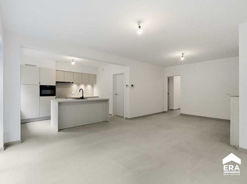 Appartement te koop in Veemarkt 10 bus 1B,
                    8900 Ieper