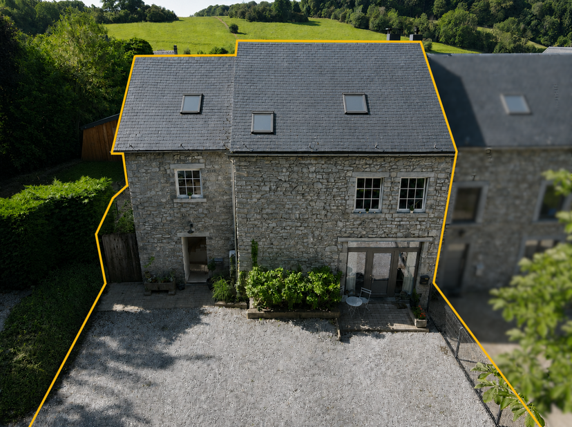 À découvrir dans le charmant village de Weillen, cette magnifique propriété entièrement rénovée offrant de nombreuses possibilités d'aménagement ! Cet