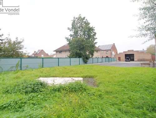                                         Terrain à bâtir à vendre à Pamel, € 155.000
