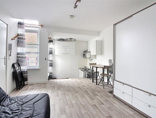                                        Kot-Kamer te huur in Tournai, € 415
