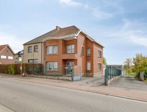                                         Maison à vendre à Moerbeke, € 368.000
