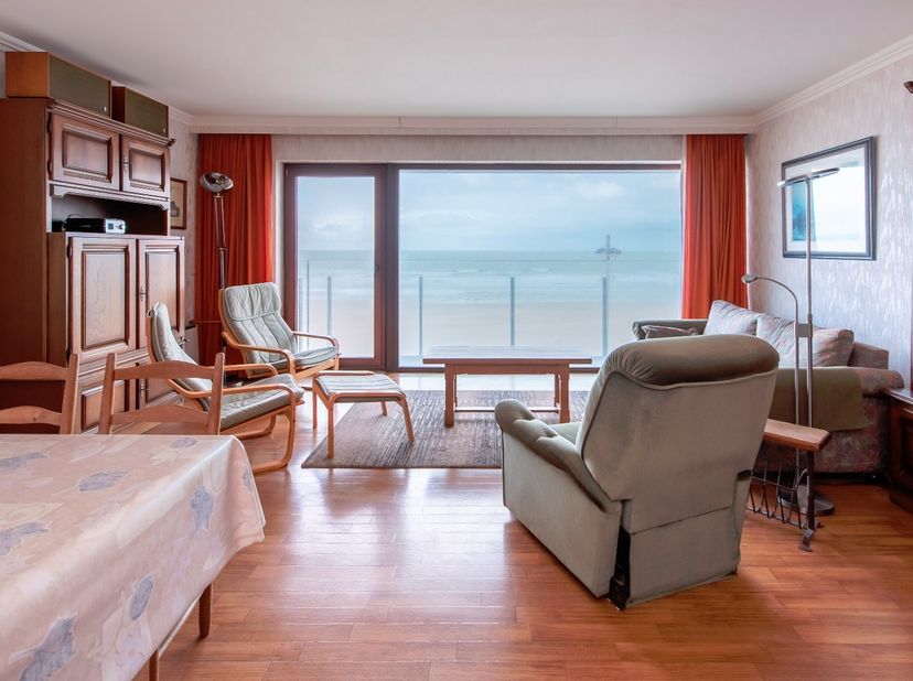 Cet appartement agréable bénéficie d'un emplacement calme sur la digue de Middelkerke et offre tout le confort pour un séjour détendu ou un investisse