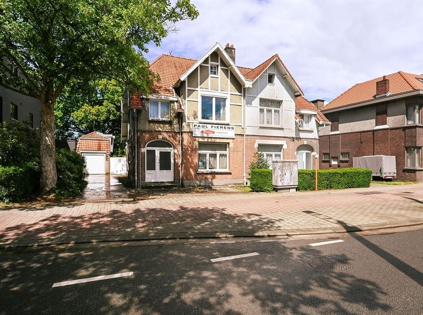 Huis te koop in Liersesteenweg 139,
                    2640 Mortsel