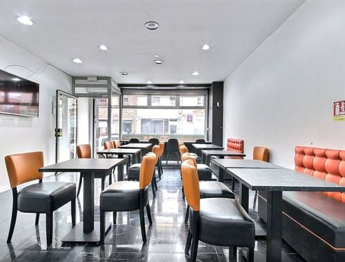                                         Bureaux à vendre à Mouscron, € 39.000
