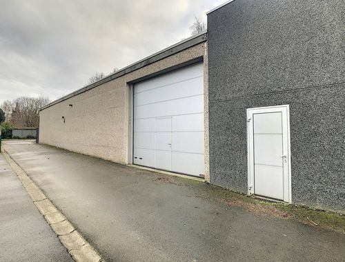                                         Entrepôt à louer à Gullegem, € 1.195
