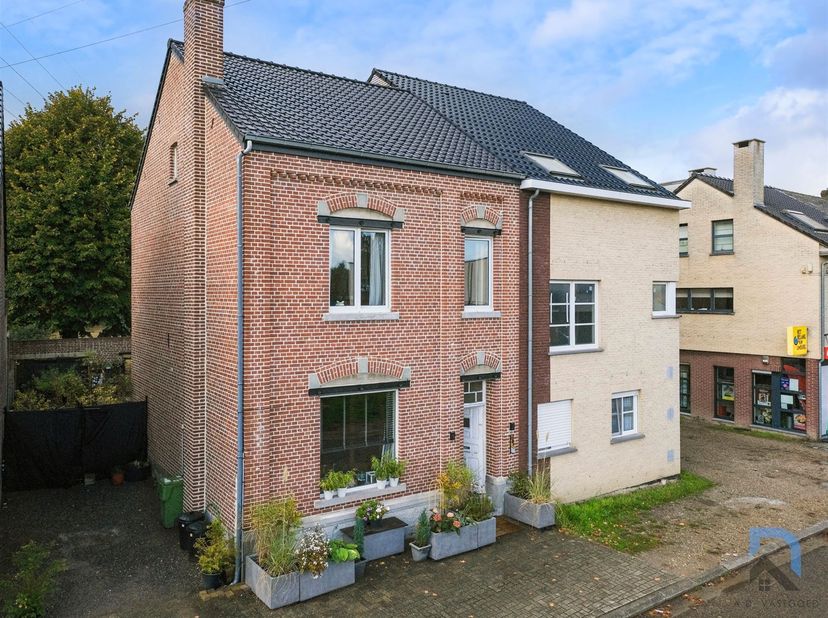 Huis te koop in Lieve Vrouwstraat 64,
                    3600 Genk
