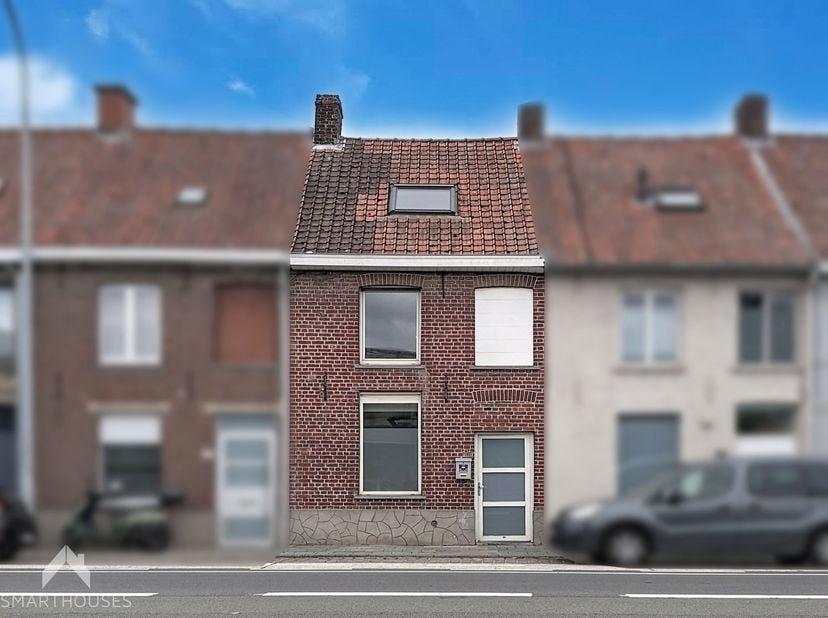 Renovatieproject met potentieel en ruimte voor jouw eigen verhaal! Deze te renoveren woning biedt een mooie basis voor wie graag de handen uit de mouw