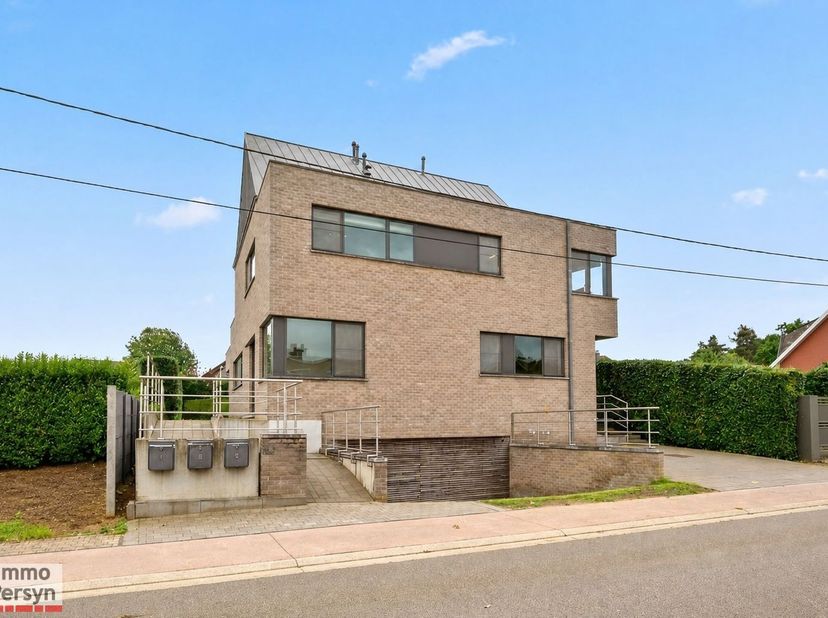 Zoek je een unieke en veelzijdige vastgoedopportuniteit in Bekkevoort?<br />
Dit uitzonderlijke complex aan de Oude Leuvensebaan 86A+86B+86C combineer
