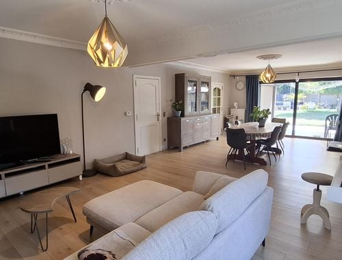                                         Villa-landhuis te koop in Sint-Pauwels, € 639.000
