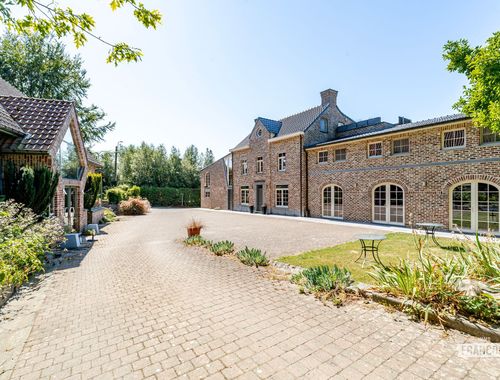                                         Woning te koop in Sint-Lievens-Houtem, € 1.390.000
