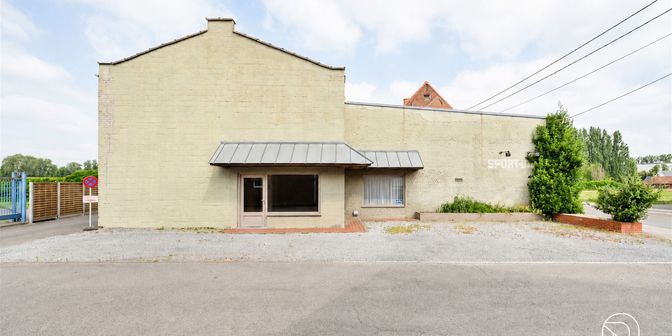 Bedrijfsvastgoed te koop in Oostrozebeeksestraat 127, 8710 Ooigem
