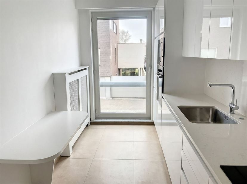 Topper! <br />
Dit appartement is gelegen in het centrum van Oudenaarde op wandelafstand van het station, park, winkels.<br />
Het twee slaapkamer a