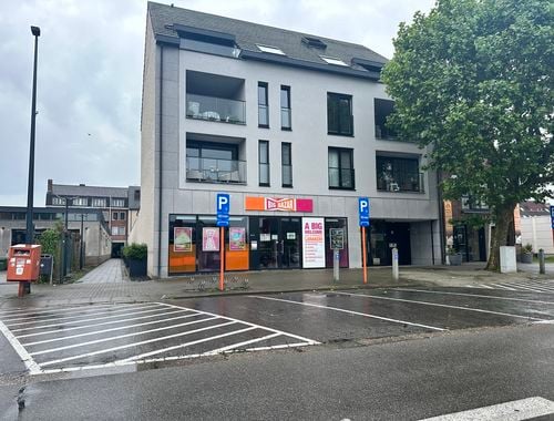                                         Handelszaak te huur in Lanaken, € 3.500
