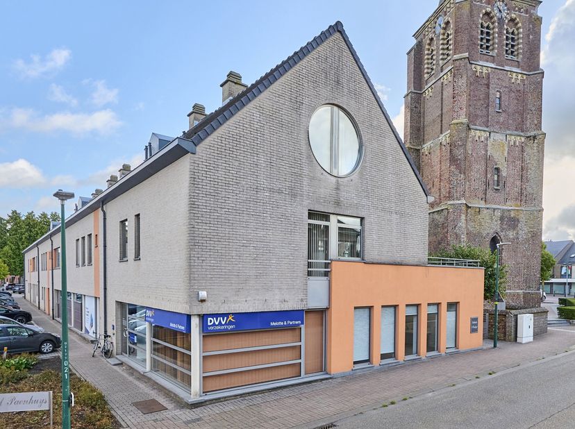 Bien professionnel à vendre à Torenstraat 2,
                    3670 Ellikom