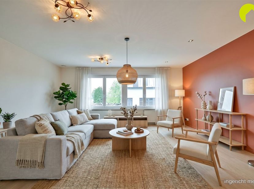 Op zoek naar een instapklaar appartement op een toplocatie in Deurne-Zuid? Dan is dit volledig gerenoveerde 2 slpk-appartement op de tweede (tevens ho