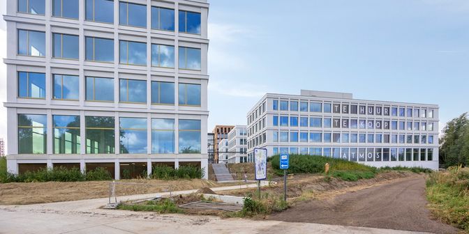 Bedrijfsvastgoed te huur in Raymonde de Larochelaan 50, 9051 Sint-Denijs-Westrem
