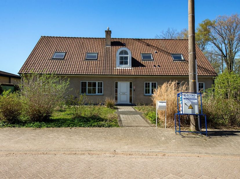 Openhuizendag op zaterdag 13 juni van 17u00 - 18u00<br />
Gelegen aan de Vestinglaan 61 in Sint-Katelijne-Waver bevindt zich deze ruime en instapklare