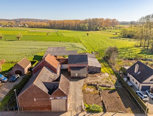                                         Hoeve te koop in Lieferinge, € 398.000

