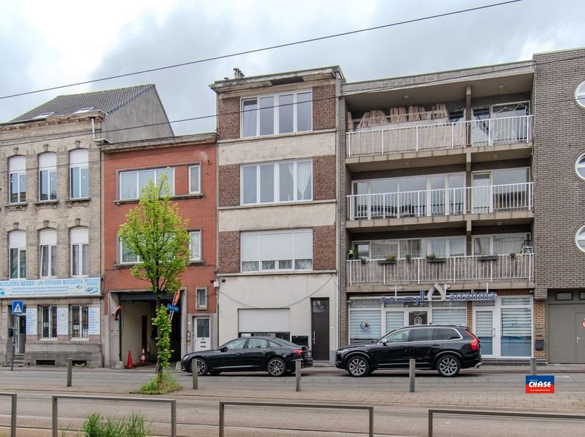ANTWERPEN | APPARTEMENT SPACIEUX (95m²) AVEC DEUX CHAMBRES | EPC F | EPC F<br />
La disposition est la suivante : séjour - cuisine fermée, récemment
