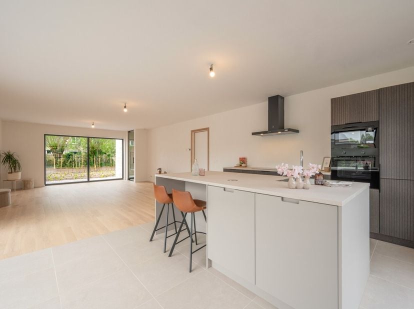 Nieuwbouwwoning met focus op energiezuinigheid!<br />
Een oase van rust midden het centrum<br />
Voor wie rustig wil wonen zonder in te boeten op bere