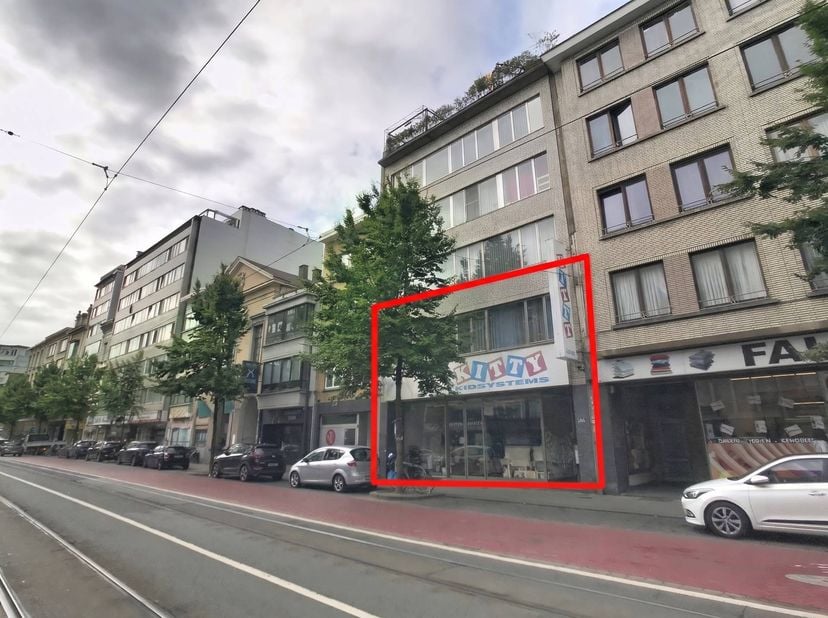 Bedrijfsvastgoed te koop in Turnhoutsebaan 104,
                    2140 Borgerhout