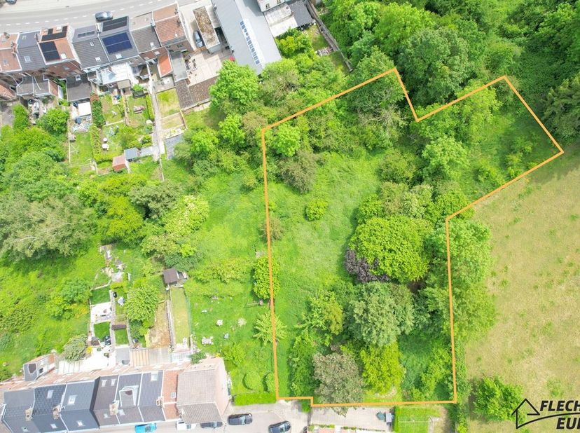 Nous vous présentons ce jour un terrain d'une surface de 2.149m² situé en zone d'habitat sur les hauteurs de Pepinster. Aucun permis délivré à l'heure