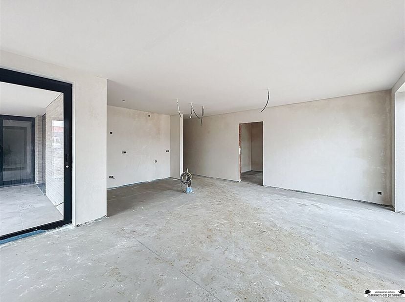 Luxueux appartement 0.1 situé dans le bloc A et bénéficiant d'une bonne efficacité énergétique<br />
L'appartement du rez-de-chaussée a une superficie