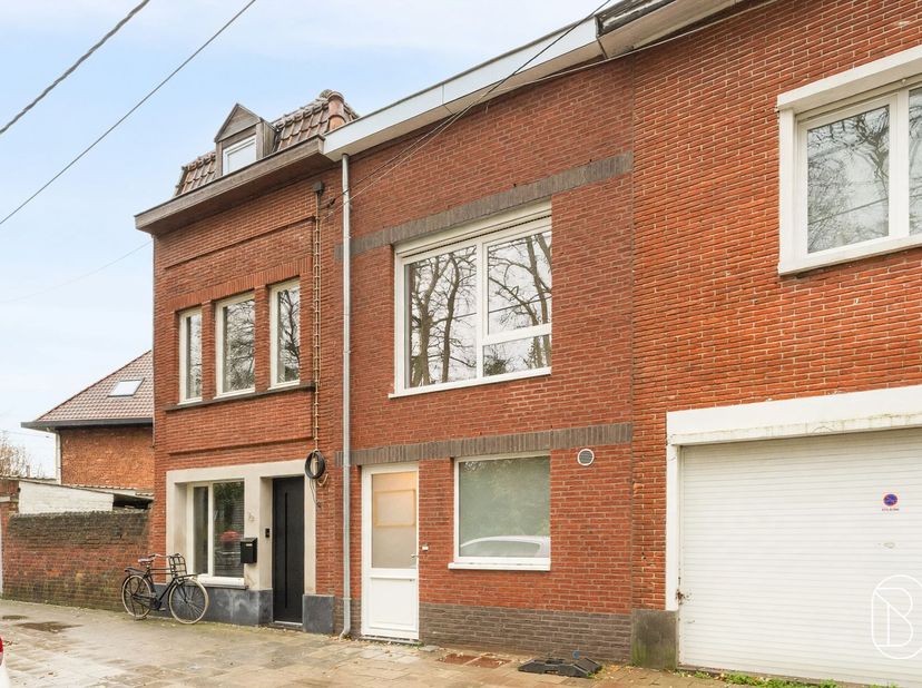 Huis te koop in Dokter Snellaertstraat 1B,
                    8500 Kortrijk