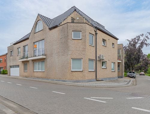                                         Appartement à vendre à Uitbergen, € 198.000
