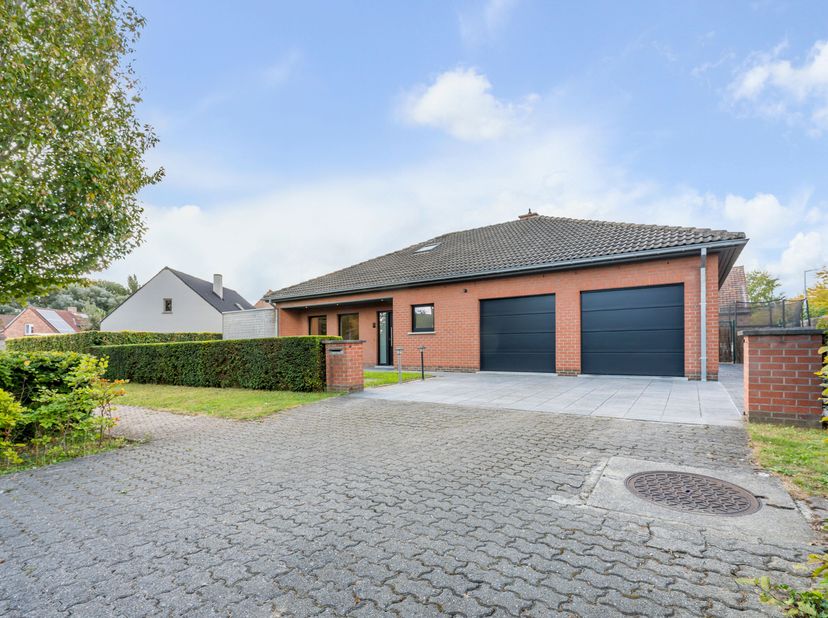Huis te koop in Hofbos 26,
                    8560 Moorsele