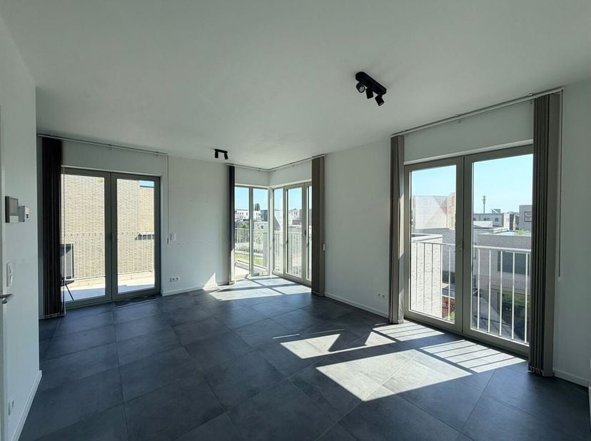 Nieuwbouwappartement met 1 slaapkamer en  terras te huur! <br />
Ligging: Dit appartement is gelegen in de rustige Regatta wijk. Met de wagen bent u o