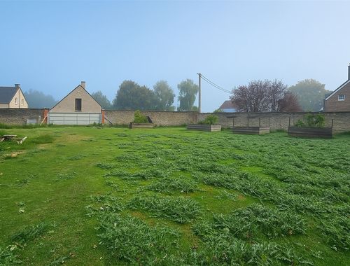                                         Grond te koop in Stambruges, € 215.000

