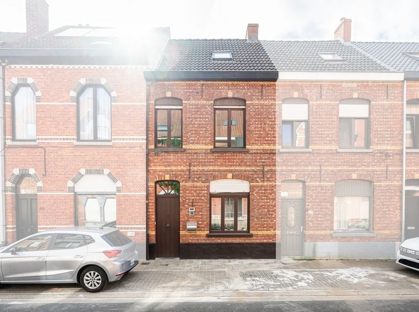Huis te koop in Gulden Sporenstraat 66,
                    9900 Eeklo