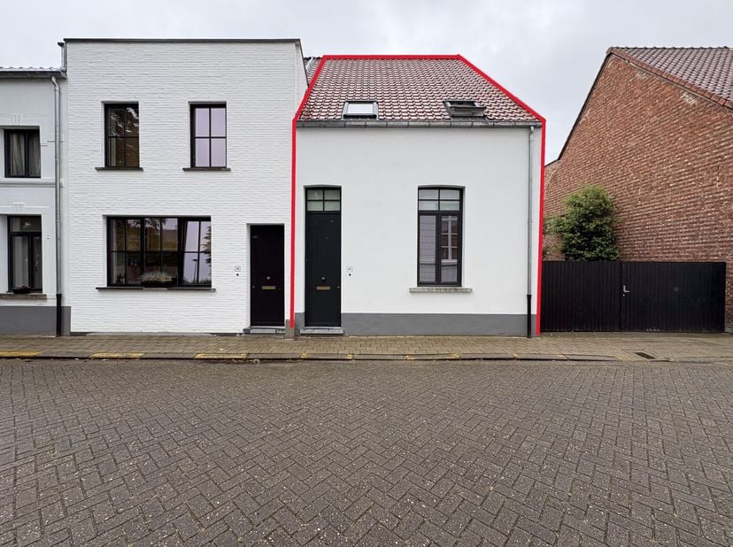 Maison récente et spacieuse avec 2 chambres, dans un cadre agréable ! <br />
<br />
Situation : très bien située, avec de bonnes liaisons (communes en