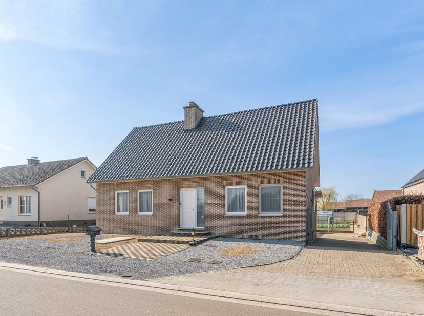 Duurzaam wonen in landelijk woongebied, grenzend aan uitgestrekte velden met de charme van het dorpscentrum, de Maasplassen en talrijke fiets- en wand