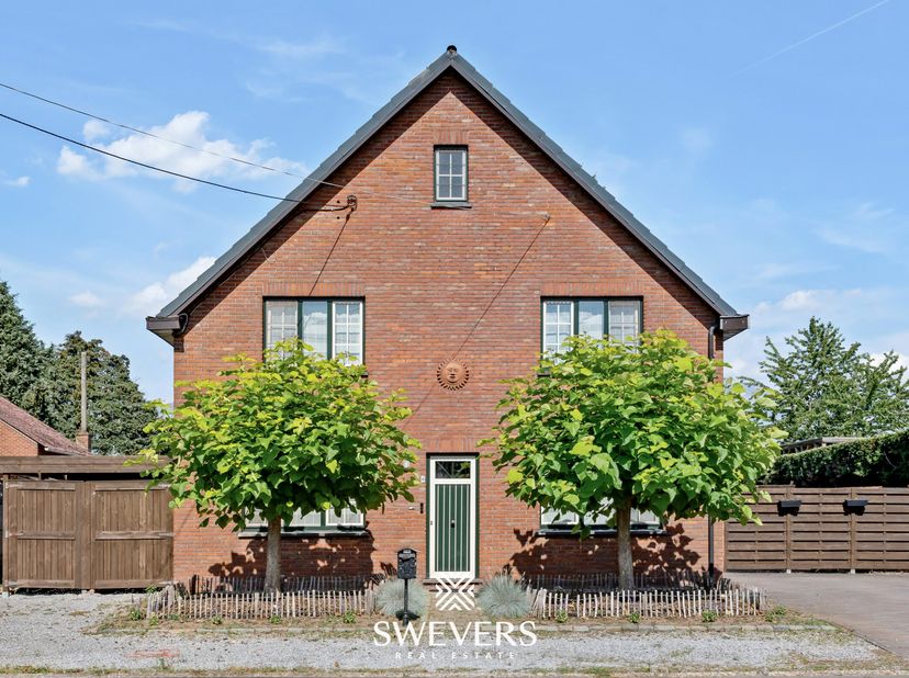 Voor meer info en foto’s, surf naar www.swevers.be – Op een rustige locatie in Heusden-Zolder vindt u deze verzorgde open bebouwing met een bewoonbare