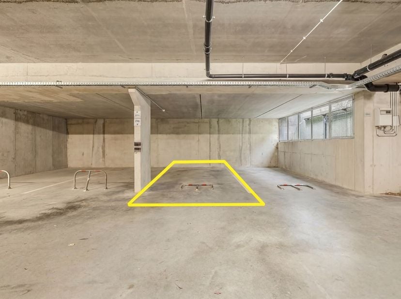 Garage à vendre
                    à 8370 Blankenberge