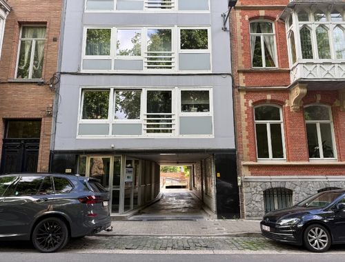                                         Garage te huur in Gent, € 110
