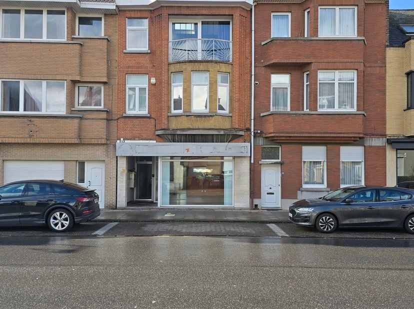 Vous recherchez une base stratégique pour votre entreprise ? Découvrez ce bien de 91m² idéalement situé dans une rue commerçante animée de Zaventem. G