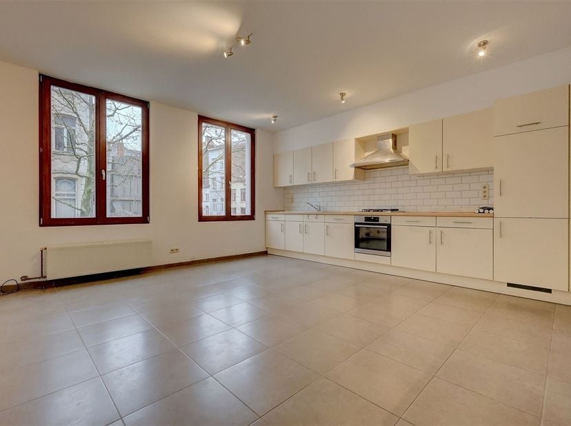 Vraag hieronder je bezichtiging aan: <br />
https://boltimmo.mijnhuurprofiel.be/property/5e9a95ca-0227-42cc-b1af-cc24ffe89f4b<br />
<br />
Dit geze