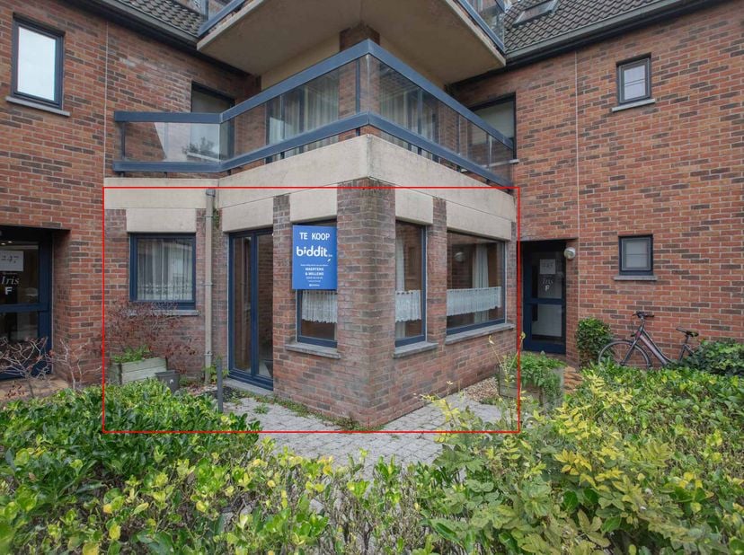 Appartement te koop in Dampoortstraat 247,
                    8310 Sint-Kruis