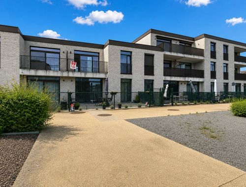                                         Appartement te huur in Kruibeke, € 950
