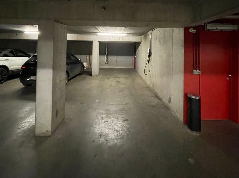 Garage te huur in Coupure Rechts 160 bus NR 4,
                    9000 Gent