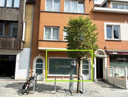                                         Bien commercial à louer à Nieuwpoort, € 800
