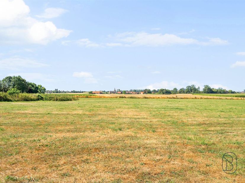 Parfaitement situé dans l'agréable village de Blandain, ce terrain à bâtir laisse entrevoir un beau projet de construction pour une maison unifamilial