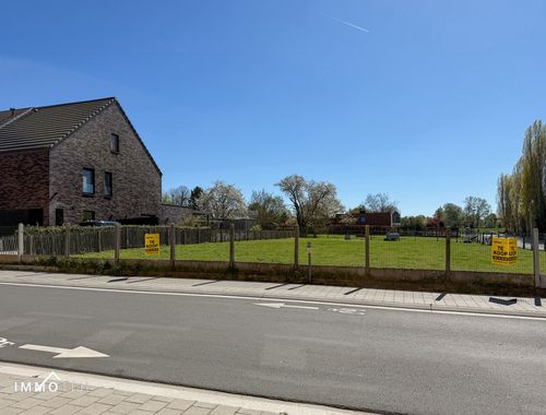                                         Terrain à bâtir à vendre à Mere, € 170.000
