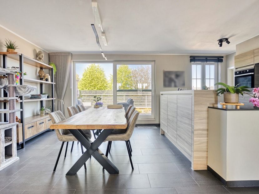 Appartement à vendre
                    à 2400 Mol